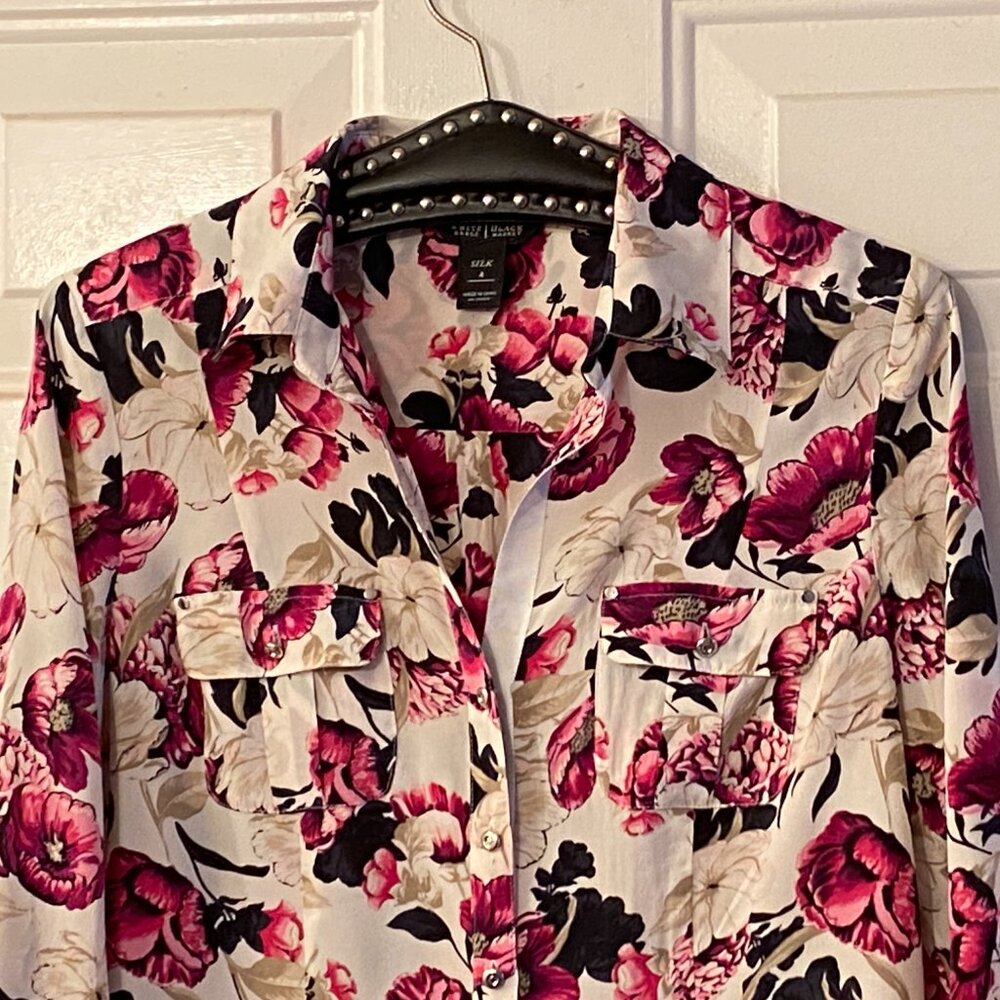 White House Black Market Sz 4 S Silk Blouse Shirt Long Sleeve White/Pink Floral - Picture 2 of 9